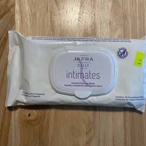 Daily intimates Cleaning Wipes 
30 count new
